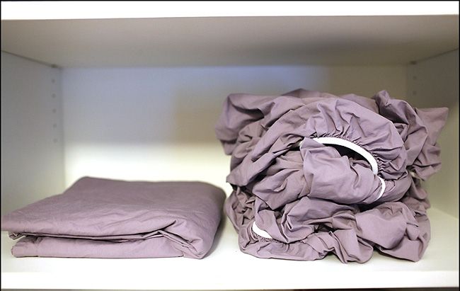 With this trick it'll be super easy to fold a fitted sheet! We had no