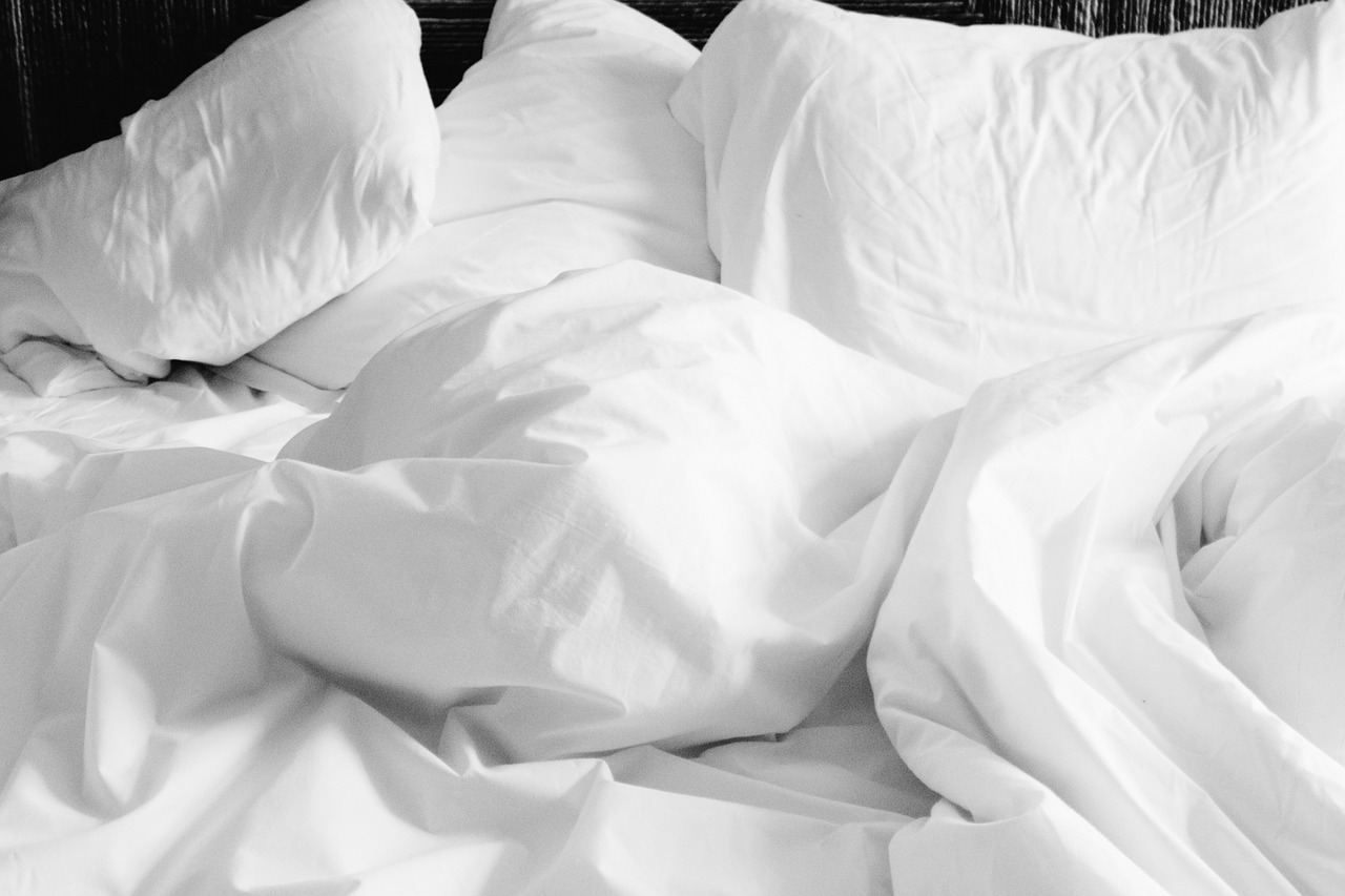 THIS is how often you should really be changing your bed sheets!