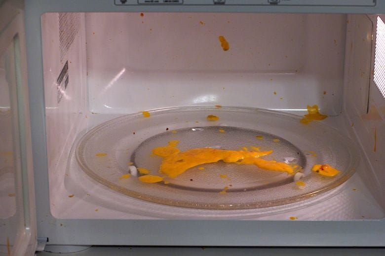 This is how to get your microwave oven squeaky clean within mere minutes