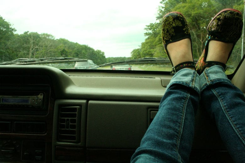 Victim warns never put your feet up on the dashboard